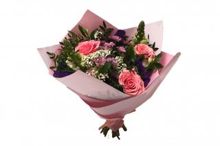Kytice Nina - růže, hledík, gypsofila, chryzantéma Velikost: L