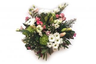 Kytice Radka - chrysantéma, lilie, růže, eustoma Velikost: M