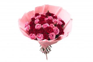 Kytice Soňa: červené a růžové růže Velikost: L