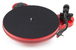 Pro-ject RPM 1 Carbon + 2M Red Barva: Red