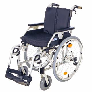 Invalidní vozík s brzdami, 318-23 Šířka sedu: 40 cm