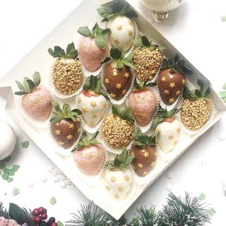 Box s jahodami v čokoládě -  Christmas Stars  - Doručujeme jen po Praze. 16 kusů