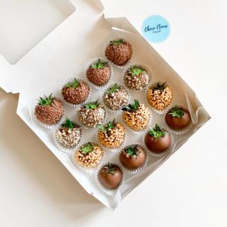 Box s jahodami v čokoládě -  Nuts  - Doručujeme jen po Praze. 16 kusů