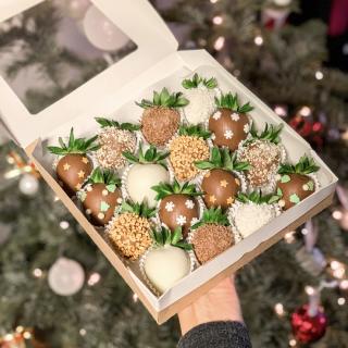Box s jahodami v čokoládě -  Snowflakes  - Doručujeme jen po Praze. 16 kusů