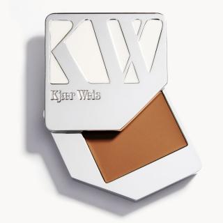 Kjaer Weis Luxusní Bio certifikovaný krémový make-up Delicate 7,5 ml