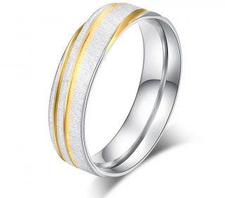 Prsten z broušeného chirurgické oceli stříbrnozlatý Gold strip SR000109 Velikost: 11