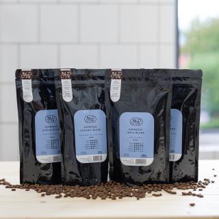 Balíček káv Espresso 100% arabika 4 x 250g - Mletí: Středně mletá káva - pro většinu automatických kávovarů a překapávačů, pro moka konvičku (mletí…