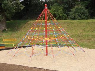Lanová pyramida o průměru 6 m