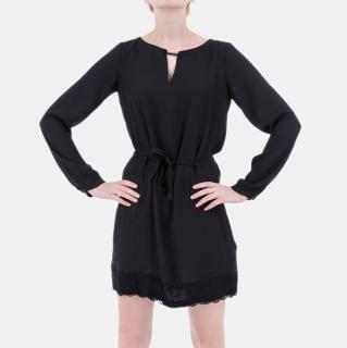 Značkové černé šaty Armani Velikost oblečení: 36