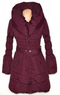 Dámský šusťákový fialový kabát s páskem, límcem ORSAY 38