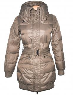 Péřový dámský hnědý kabát s páskem Reserved 36