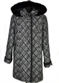 Vlněný (60%) dámský zimní vzorovaný kabát s kapucí s pravým kožíškem AVA Styl 46