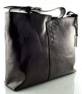 Kožená kabelka se zdobným prošíváním - černá