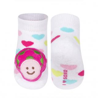 Ponožky s chrastítkem  SOXO, bílé, motiv beruška Velikost: 0 - 6 měsíců
