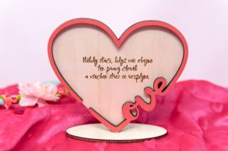 Valentýnský dárek - dekorace ve tvaru srdíčka, motiv Love