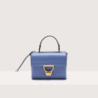 ARLETTIS SMALL KOŽENÁ KABELKA COCCINELLE AZUL SS25