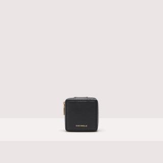 COCCINELLE JEWELRY BOX KOŽENÉ POUZDRO NA ŠPERKY NOIR SS25