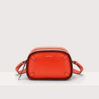 COCCINELLE MALETA CALF COCKER KOŽENÁ MINI BAG GAZPACHO SS25
