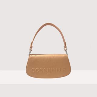 COCCINELLE MYRTHA MAXI LOG KOŽENÁ MINI BAG SKIN SS25