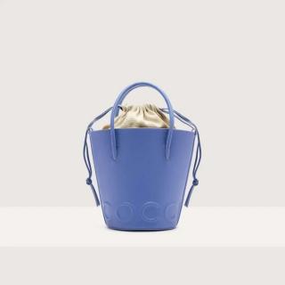 COCCINELLE MYRTHA MAXI LOGO KOŽENÁ KABELKA BUCKET BAG AZUL SS25