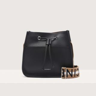 COCCINELLE RAQUEL BUCKET BAG KOŽENÁ KABELKA NOIR/CUIR SS25