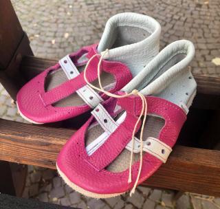 NOLEN capáčky - Sandálky bílo-růžové