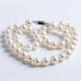 Royal Fashion Luxusní náhrdelník se sladkovodními perlami vysoké kvality 4A (AAAA) a stříbrným rhodiovaným zapínáním Délka: 45 cm
