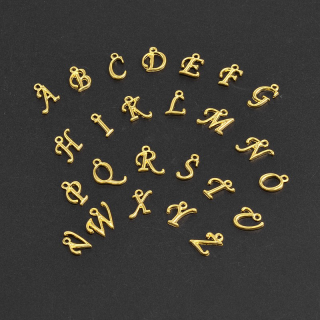 Kovový přívěsek - zlatý - písmeno A-Z - 14 x 6 x 2 mm - 1 ks Písmena: A