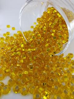 Rokajl Preciosa 6/0 - transparentní žlutá - zlatý průtah - 1 g