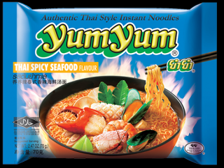 YUM YUM Instantní nudlová polévka s příchutí mořských plodů 70 g