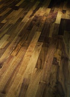 Dřevěná podlaha - Vlašský ořech Living 1518118 lak (Parador) - třívrstvá