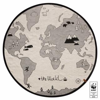 Černobílý koberec s mapou světa