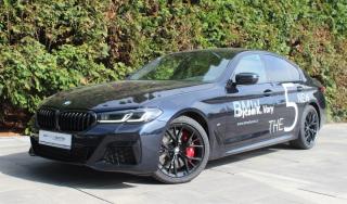 BMW 540i xDRIVE Mpaket  - černá Carbon Black metaíza