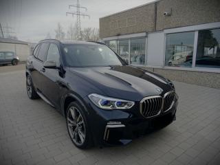 BMW X5 M50d - černo-modrá Carbon metalíza