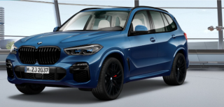 BMW X5 M50i xDrive - modrá Phytonic Blue metalíza