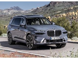 BMW X7 40d xDRIVE - FACELIFT -  šedá Sparkling Cooper metalíza