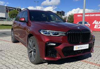 BMW X7 40d xDRIVE Mpaket Individual - červená metalíza