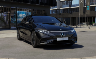 MERCEDES-BENZ EQS 500 4matic AMG - černá Obsidian metalíza