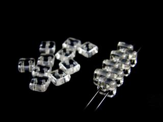 Dvoudírkové korálky čtverečky Chexx 6x6mm, barva crystal-hematit Balení: 30 ks