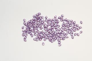 Dvoudírkové korálky Vario 5x3mm, barva perleťová světle fialová Balení: 10 g (cca 120 ks)