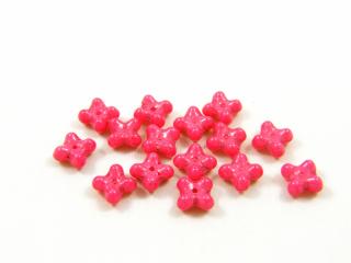 Mačkané korálky kytičky 4x7mm, barva neonová růžová Balení: 20 ks