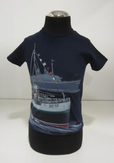 3024/75  Mayoral chlapecké tmavě modré tričko s krátkým rukávem a obrázkem lodí na moři Barva: Tmavě modrá, Velikost: 92/ 24 měsíců, Materiál: 100%…