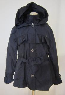 3415/85 Mayoral dívčí lehký kabát (trenčkot) tmavě modrý s odnímatelnou kapucí Barva: Tmavě modrá, Velikost: 110 / 5 let, Materiál: 100% polyamid
