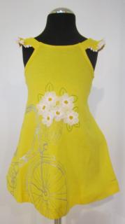 3962/26 Mayoral dívčí šaty letní bavlněné žluté s 3D květinami Barva: Žlutá, Velikost: 110 / 5 let, Materiál: 95% bavlna 5% elastan