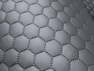 Koženka prošev antracit metalický hexagony kupon 0,5m