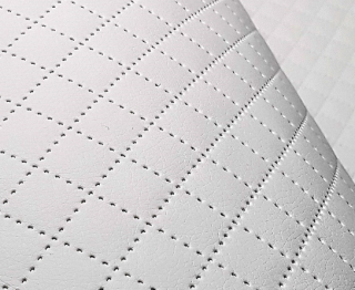 Koženka prošev bílá - kostky 2x2cm kupon 0,5m