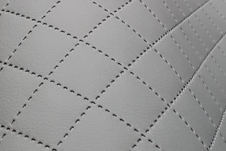 Koženka prošev světle šedý - kostky 3x3cm kupon 0,5m