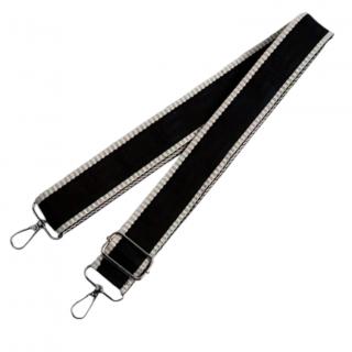 Popruh s karabinami 120cm černý pruh stříbrné kování