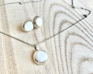 Stříbrný set - bílá perleť
