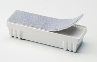 Mazací stěrka na plstěné polštářky, s magnetem, bílá